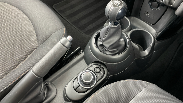 MINI Hatchback 1.5 Cooper Classic 3dr Petrol Hatchback